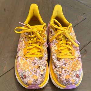 Brand new never worn Free People Movement/Hoka size 8 Clifton 8